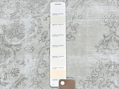 Ivory 9'8" x 12'6" Vintage Hand knotted Wool Rug - Sku: O061216
