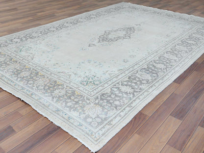 Grey 6'9" x 10'10" Vintage Hand knotted Wool Rug - Sku: O061338