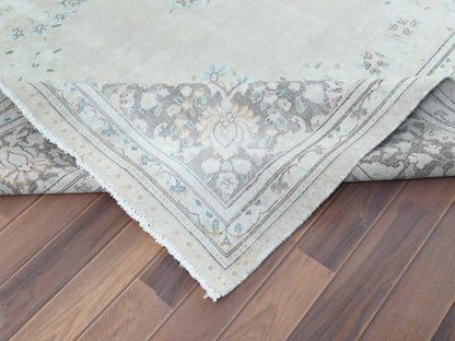 Grey 6'9" x 10'10" Vintage Hand knotted Wool Rug - Sku: O061338