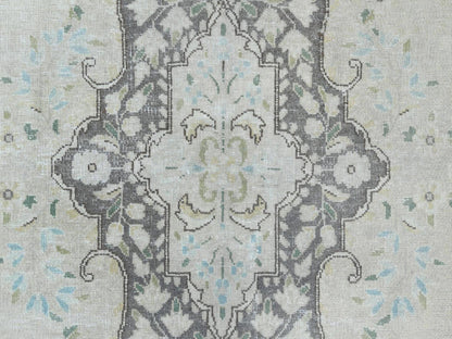 Grey 6'9" x 10'10" Vintage Hand knotted Wool Rug - Sku: O061338