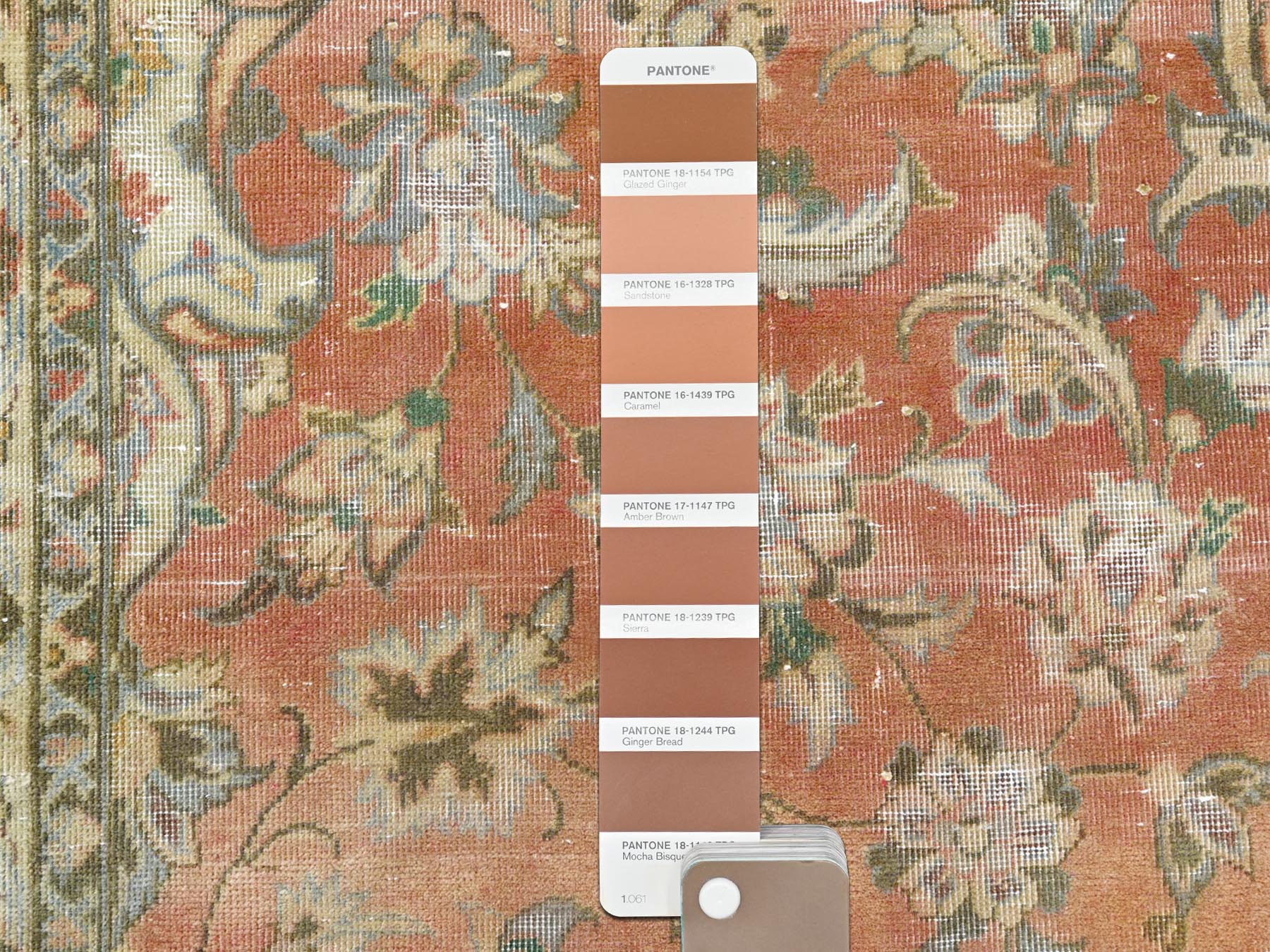 Kashan Vintage hand-knotted worn wool rug in Brown & Green, 6'10" x 10'6" — SKU O061630 (view 8)