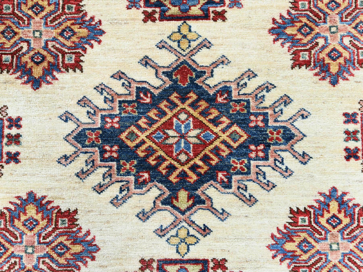 Kazak Kazak hand-knotted wool rug in Ivory & Red, 8'8" x 11'10" — SKU O061652 (view 8)