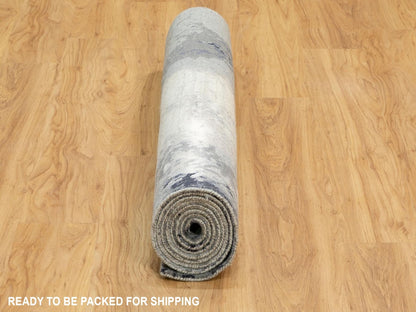Grey 4'3" x 10'0" Modern / Contemporary Hand knotted Wool/Silk Rug - Sku: O062024