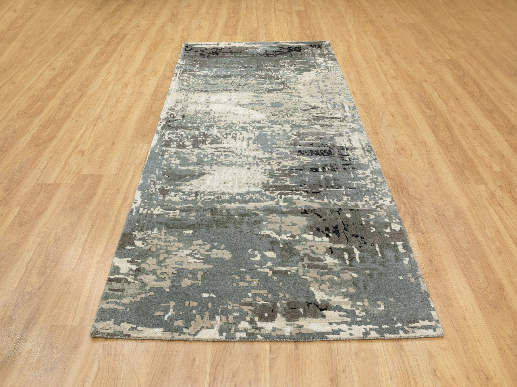 Gray 4'1" x 10'0" Modern / Contemporary Hand knotted Wool/Silk Rug - Sku: O062025