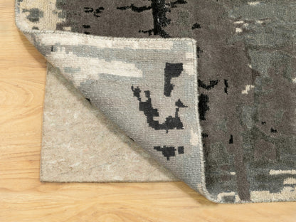 Grey 4'0" x 12'0" Modern / Contemporary Hand knotted Wool/Silk Rug - Sku: O062034