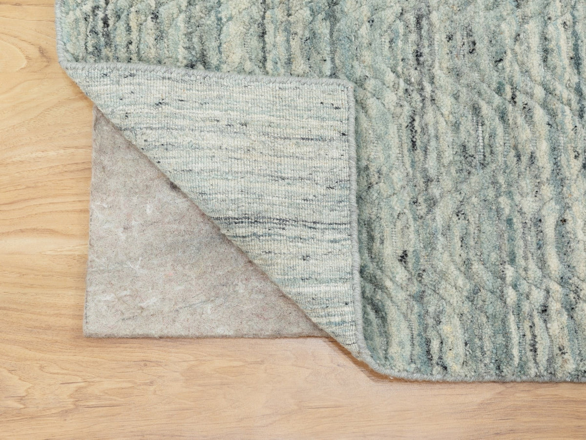 Modern / Contemporary hand-knotted wool rug in Green, 2'10" x 5' — SKU O062050 (view 3)