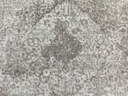 Transitional hand-knotted wool/pure silk rug in Gray, 6' x 6' — SKU O062054 (view 5)