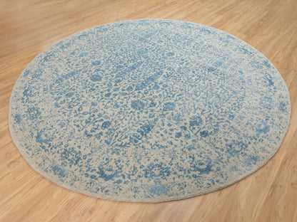 Transitional hand-knotted wool/silk rug in Blue, 9'10" x 9'10" — SKU O062066 (view 4)