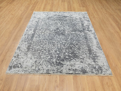 Grey 5'3" x 7'0" Transitional Hand knotted Wool/Silk Rug - Sku: O062068