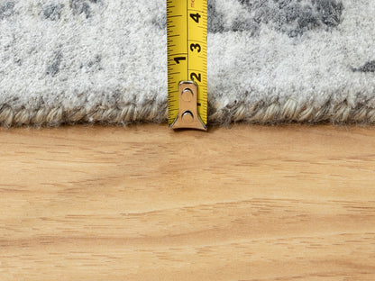 Grey 5'3" x 7'0" Transitional Hand knotted Wool/Silk Rug - Sku: O062068