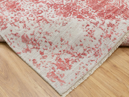Transitional hand-knotted wool/pure silk rug in Pink, 6' x 9'2" — SKU O062069 (view 7)