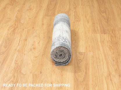 Ivory 2'5" x 8'0" Modern and Contemporary Hand knotted Wool/Silk Rug - Sku: O062070