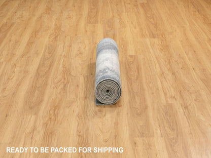 Ivory 2'6" x 10'0" Modern and Contemporary Hand knotted Wool/Silk Rug - Sku: O062071