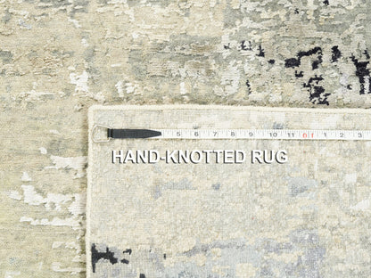 Modern / Contemporary hand-knotted wool/silk rug in Beige, 3' x 5' — SKU O062167 (view 8)
