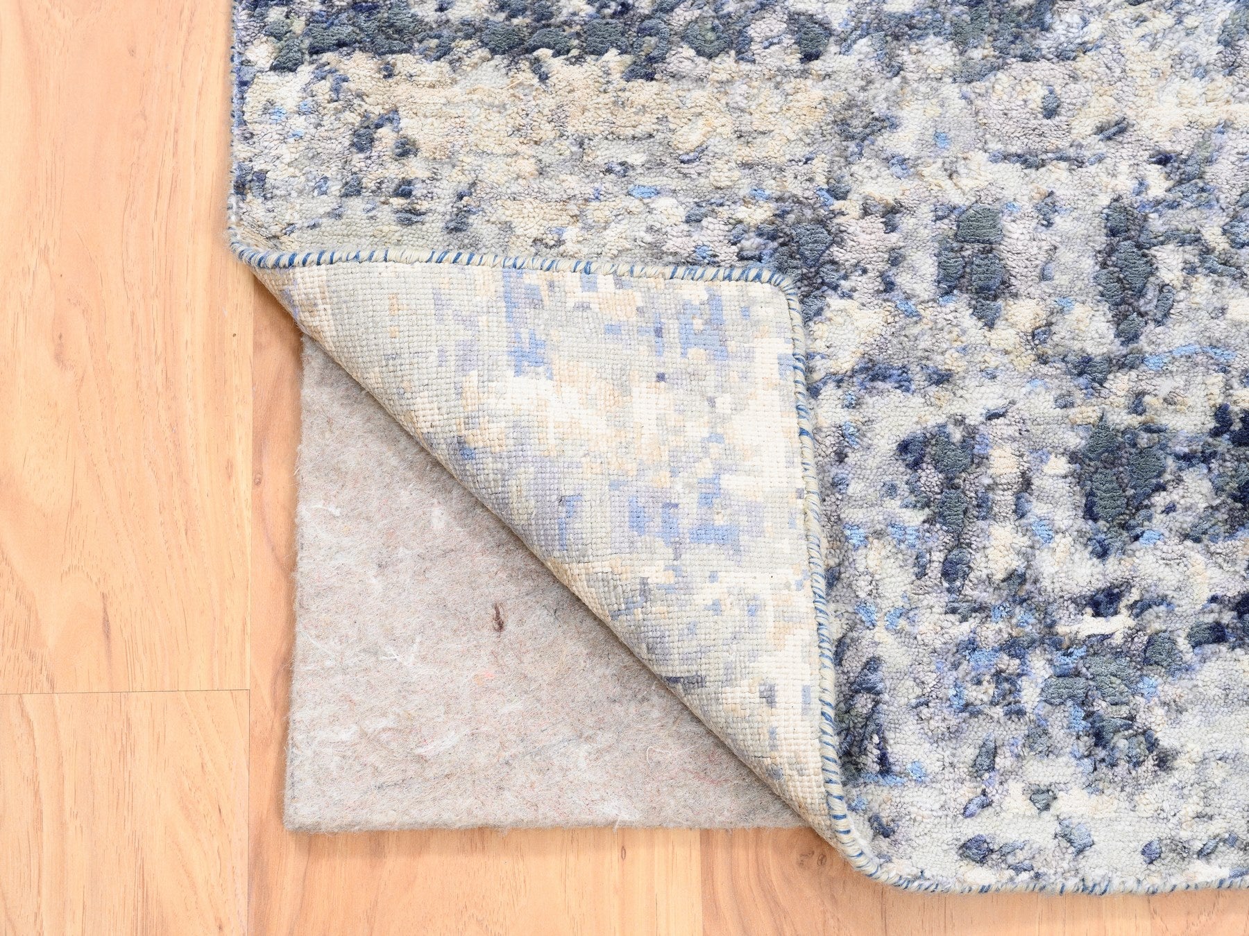 Modern / Contemporary hand-knotted wool/silk runner in Blue, 2'5" x 6'1" — SKU O062263 (view 3)