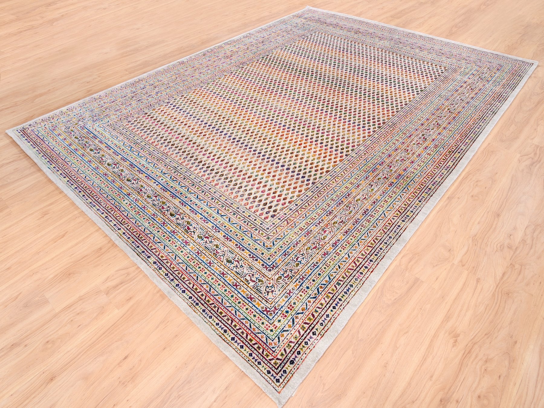 Sarouk Modern / Contemporary hand-knotted wool/sari silk rug in Beige & Ivory, 8'10" x 12' — SKU O062307 (view 3)