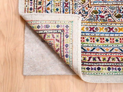 Sarouk Modern / Contemporary hand-knotted wool/sari silk rug in Beige & Ivory, 8'10" x 12' — SKU O062307 (view 4)
