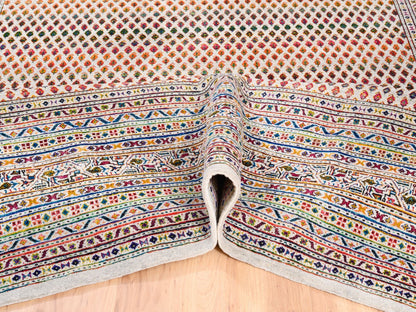 Sarouk Modern / Contemporary hand-knotted wool/sari silk rug in Beige & Ivory, 8'10" x 12' — SKU O062307 (view 5)