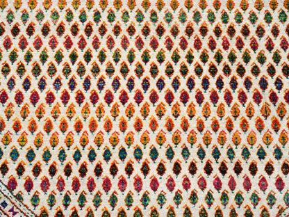 Sarouk Modern / Contemporary hand-knotted wool/sari silk rug in Beige, 6' x 6' — SKU O062329 (view 5)