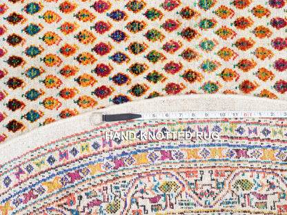 Sarouk Modern / Contemporary hand-knotted wool/sari silk rug in Beige, 6' x 6' — SKU O062329 (view 8)