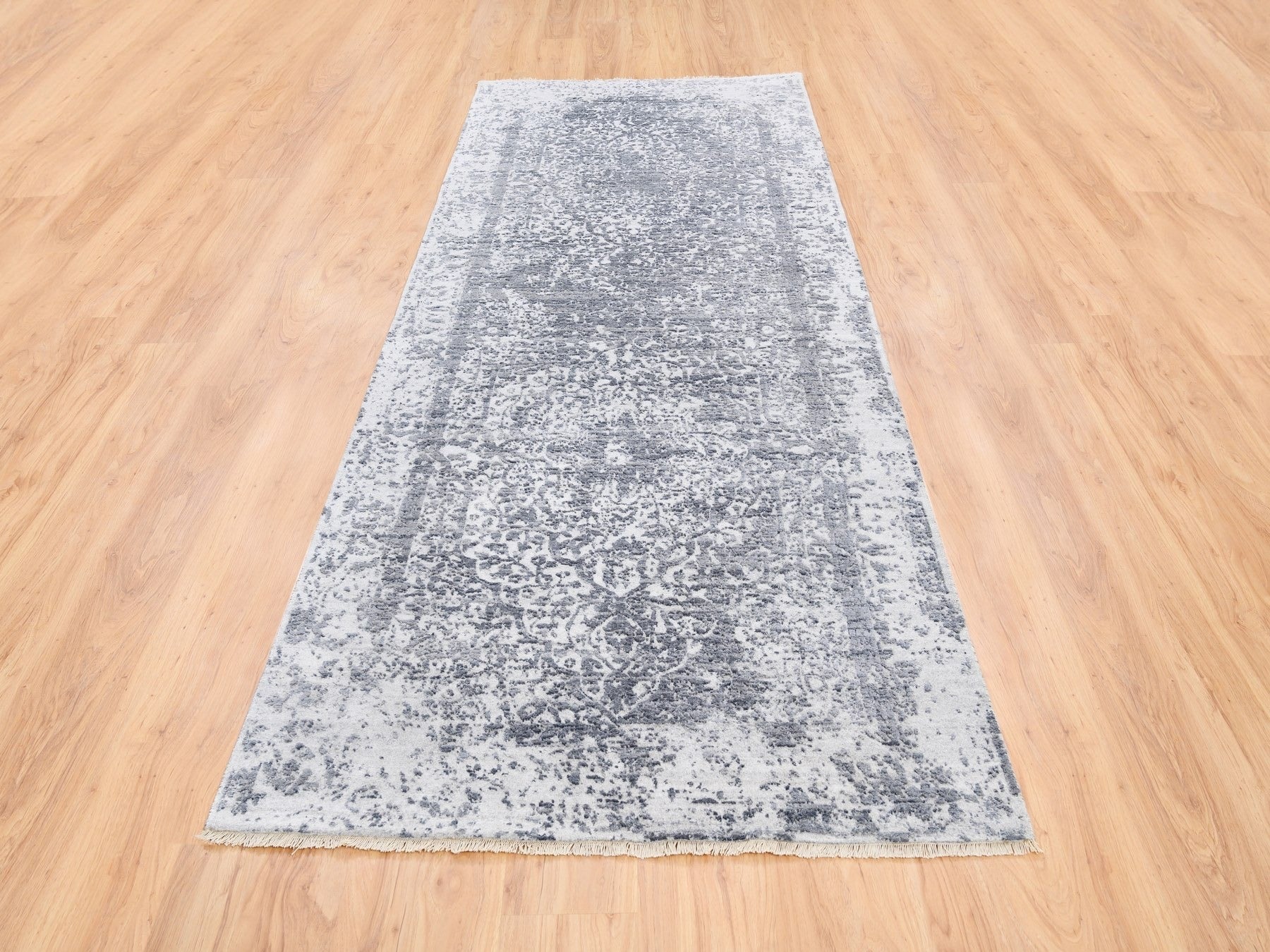 Gray 4'1" x 10'0" Transitional Hand knotted Wool/Silk Rug - Sku: O062355