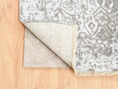 Grey 2'7" x 10'0" Transitional Hand knotted Wool/Silk Rug - Sku: O062361
