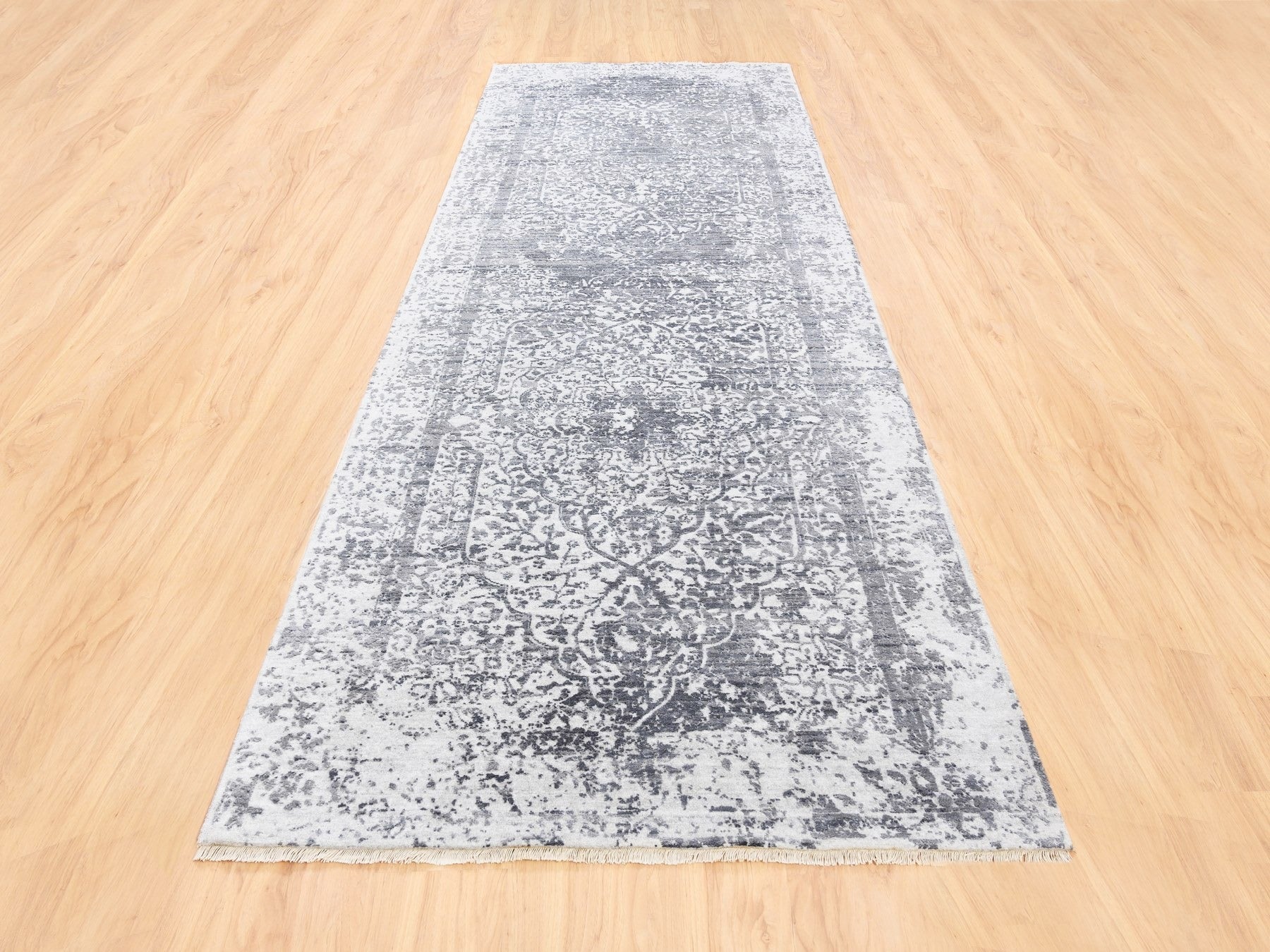 Gray 4'1" x 12'1" Transitional Hand knotted Wool/Silk Rug - Sku: O062367
