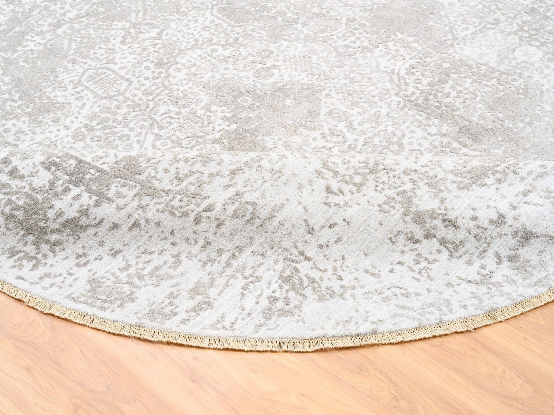 Transitional hand-knotted wool/pure silk rug in Gray, 10' x 10' — SKU O062368 (view 7)