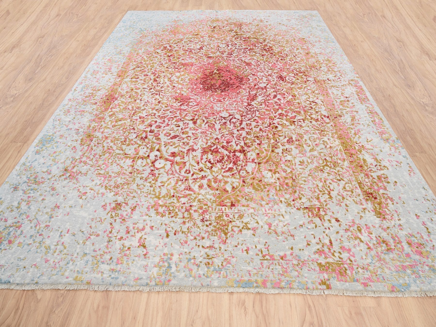 Modern / Contemporary hand-knotted wool/pure silk rug in Pink, 9'1" x 12' — SKU O062373 (view 2)