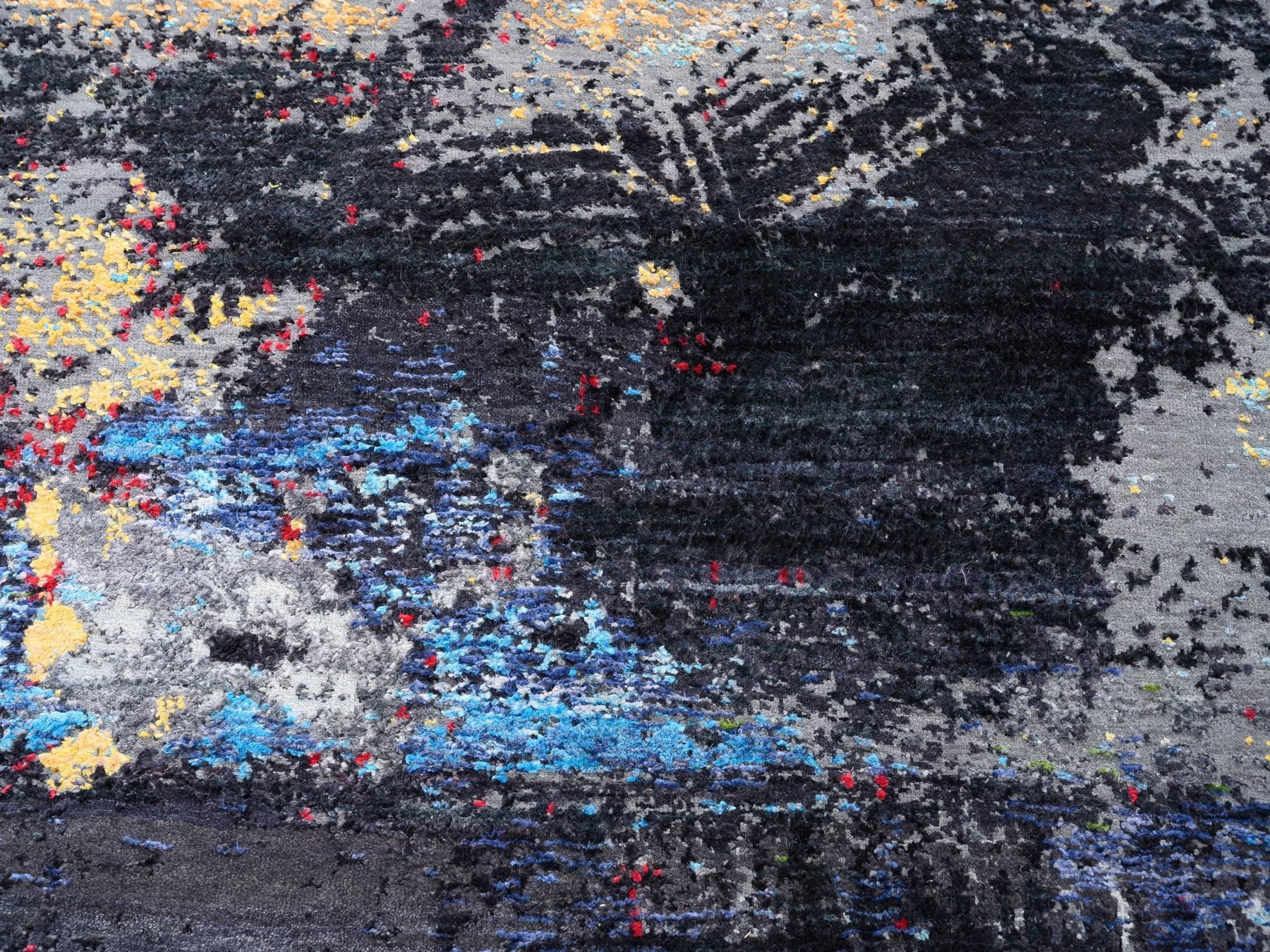 Modern / Contemporary hand-knotted wool/silk rug in Black, 8' x 10' — SKU O062407 (view 8)