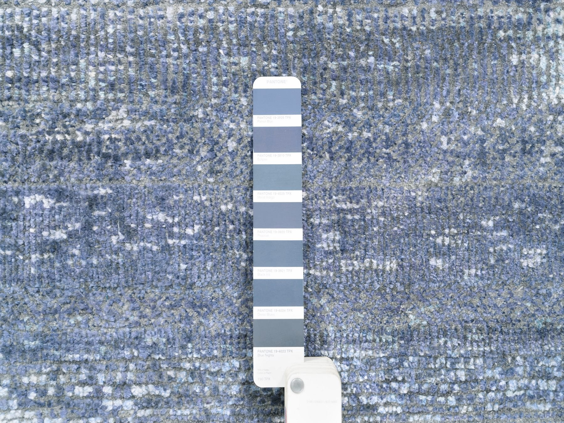 Modern / Contemporary hand-knotted wool/silk rug in Blue, 7'10" x 10' — SKU O062411 (view 7)
