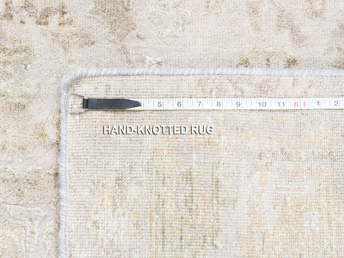 Modern / Contemporary hand-knotted wool/silk rug in Beige, 3' x 5' — SKU O062431 (view 8)