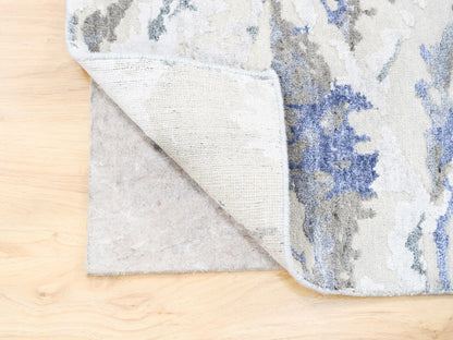 Grey 2'7" x 8'0" Modern / Contemporary Hand knotted Wool/Silk Rug - Sku: O062434