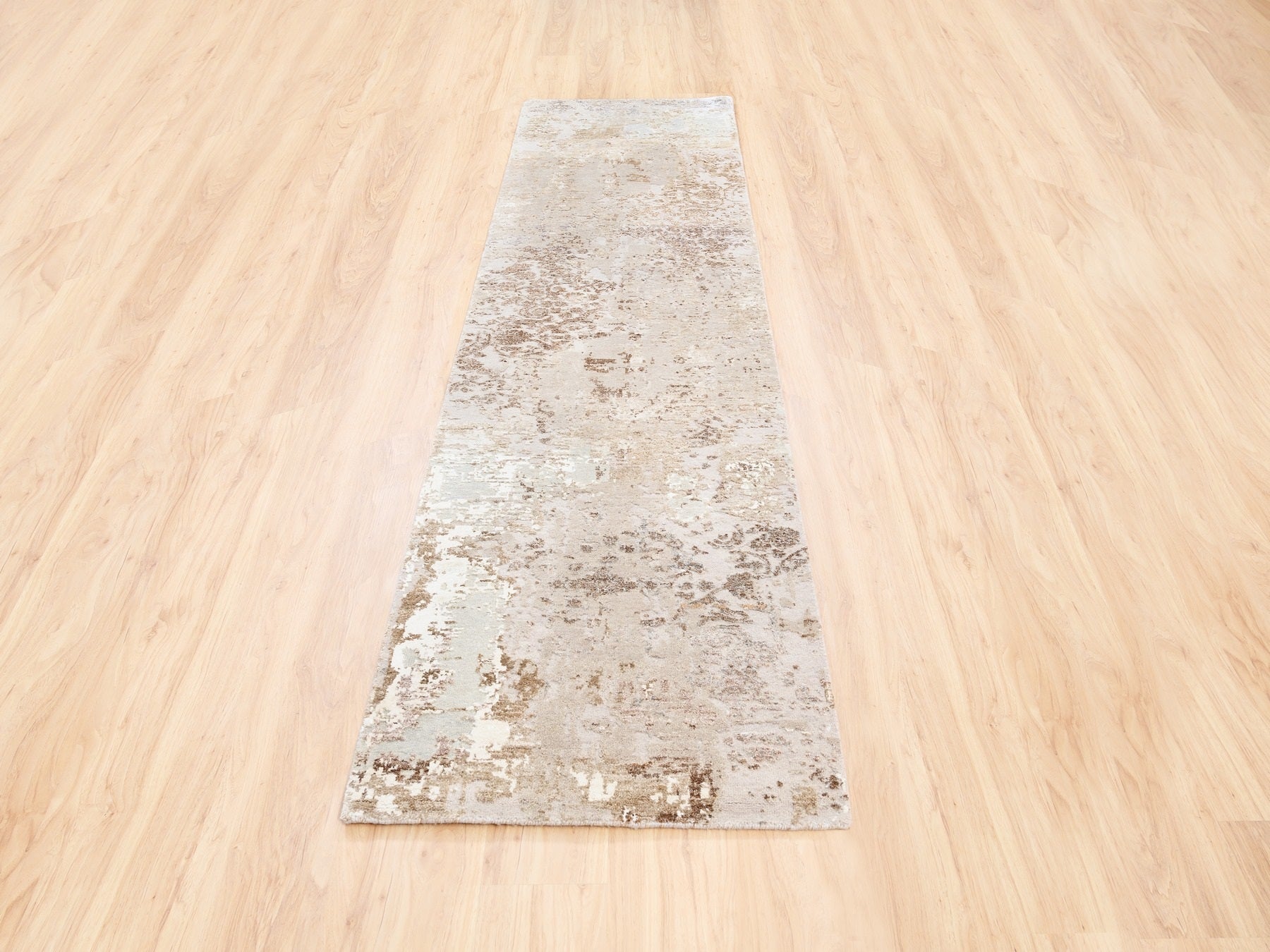 Beige 2'9" x 10'0" Modern / Contemporary Hand knotted Wool/Silk Rug - Sku: O062437
