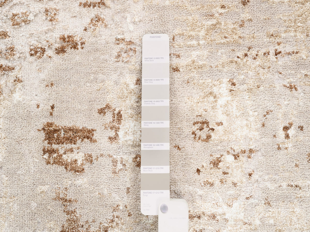 Modern / Contemporary hand-knotted wool/silk runner in Beige, 2'9" x 10' — SKU O062437 (view 4)