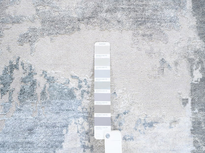 Grey 2'9" x 10'0" Modern / Contemporary Hand knotted Wool/Silk Rug - Sku: O062438