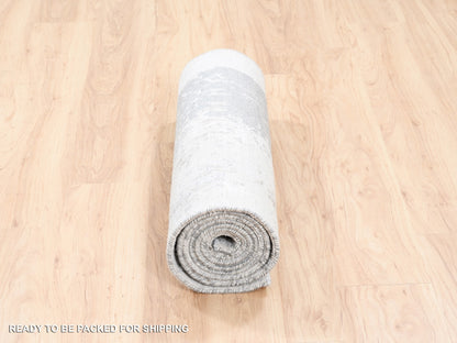 Grey 2'9" x 10'0" Modern / Contemporary Hand knotted Wool/Silk Rug - Sku: O062438
