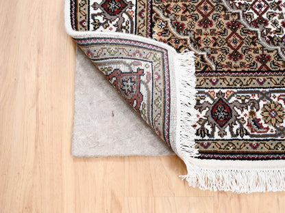 Ivory 4'0" x 6'0" Fine Oriental Hand knotted Wool Rug - Sku: O062490