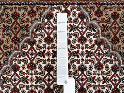 Ivory 4'0" x 6'0" Fine Oriental Hand knotted Wool Rug - Sku: O062490