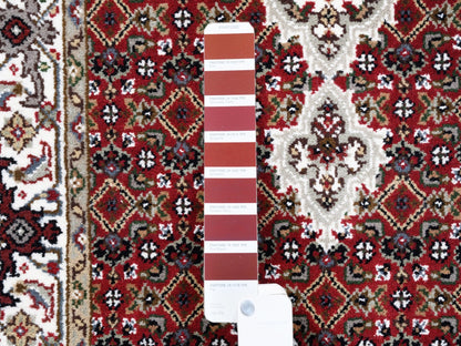 Red 2'6" x 16'3" Traditional Hand knotted Wool/Silk Rug - Sku: O062509