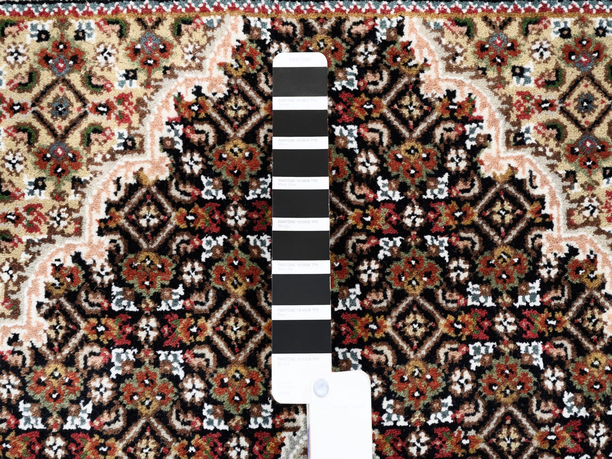Tabriz Fine Oriental hand-knotted wool/silk rug in Black & Ivory, 4'2" x 6'1" — SKU O062569 (view 4)