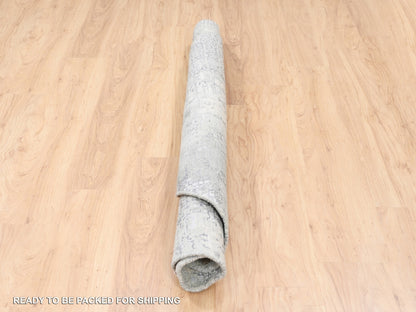 Grey 5'9" x 5'10" Modern / Contemporary Hand knotted Wool/Silk Rug - Sku: O062682