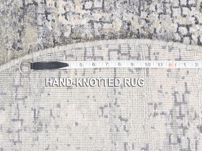 Grey 4'10" x 4'10" Modern / Contemporary Hand knotted Wool/Silk Rug - Sku: O062683