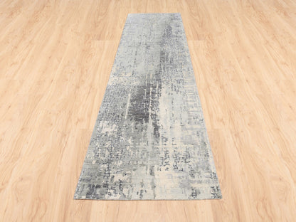 Grey 2'6" x 11'8" Modern / Contemporary Hand knotted Wool/Silk Rug - Sku: O062690