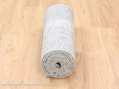 Grey 2'6" x 11'8" Modern / Contemporary Hand knotted Wool/Silk Rug - Sku: O062690