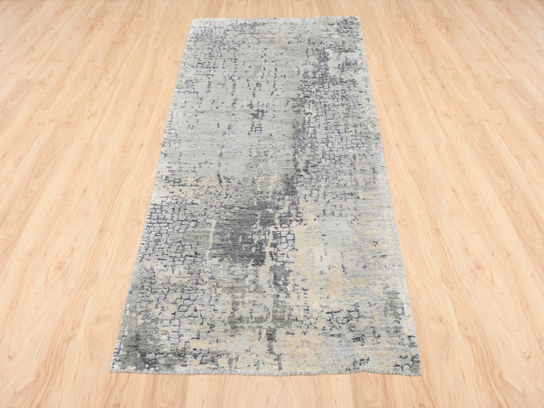 Gray 2'7" x 5'10" Modern / Contemporary Hand knotted Wool/Silk Rug - Sku: O062691