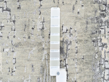 Grey 2'7" x 5'10" Modern / Contemporary Hand knotted Wool/Silk Rug - Sku: O062691
