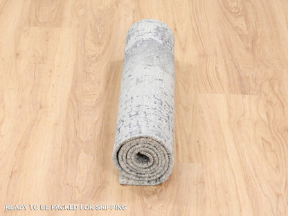 Grey 2'7" x 5'10" Modern / Contemporary Hand knotted Wool/Silk Rug - Sku: O062691