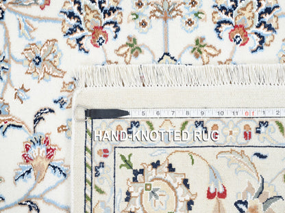 Ivory 5'9" x 5'9" Fine Oriental Hand knotted Wool Rug - Sku: O062789