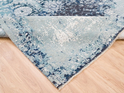 Tabriz Transitional hand-knotted wool/silk rug in Blue, 9'1" x 11'9" — SKU O062840 (view 6)
